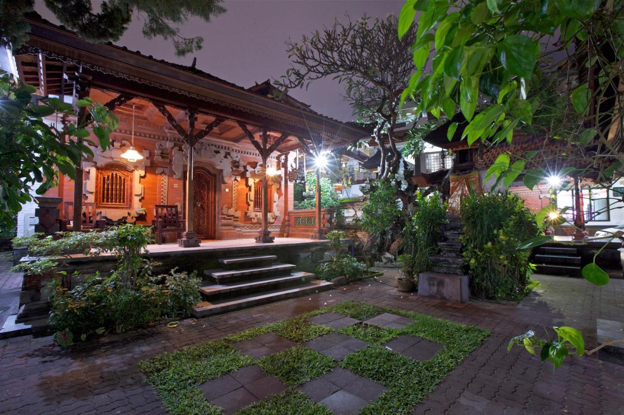 Kuta Dormitory At Simpang Inn Екстер'єр фото